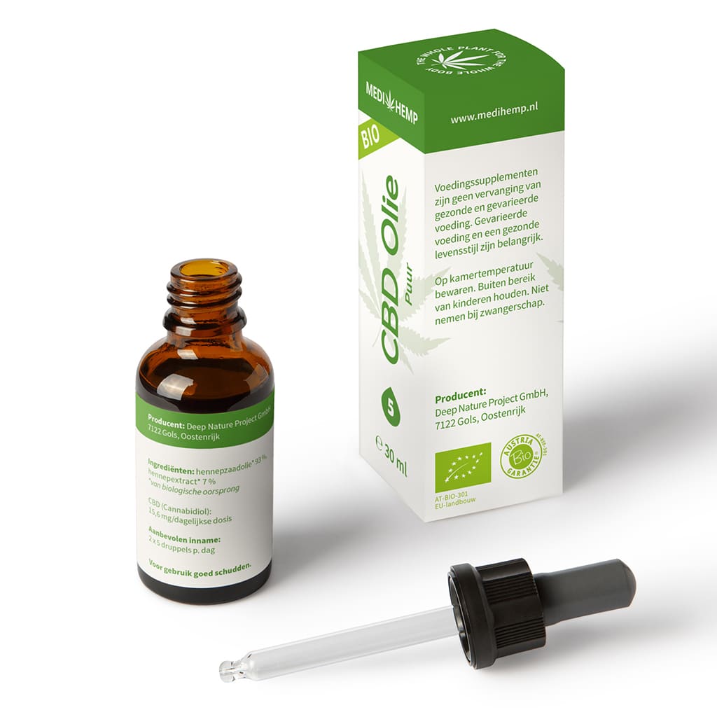 En flaske Medihemp CBD Olie Pure 5% (30ml) ved siden af en æske.