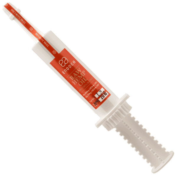 En rød og hvid Endoca CBD pasta 30% (3000mg CBD) tube med en hvid spids.